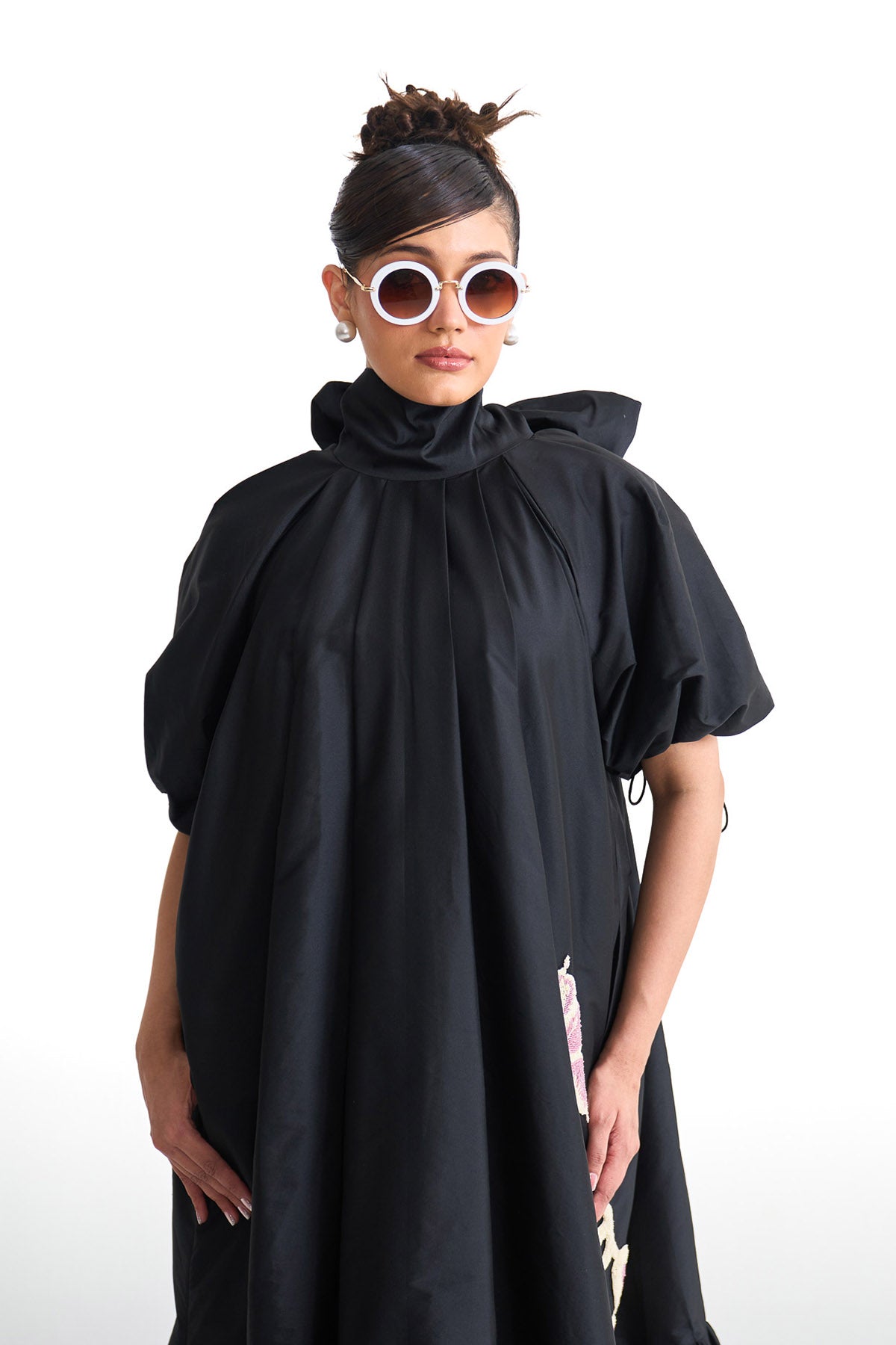 Pearl lily pleated antifit dress