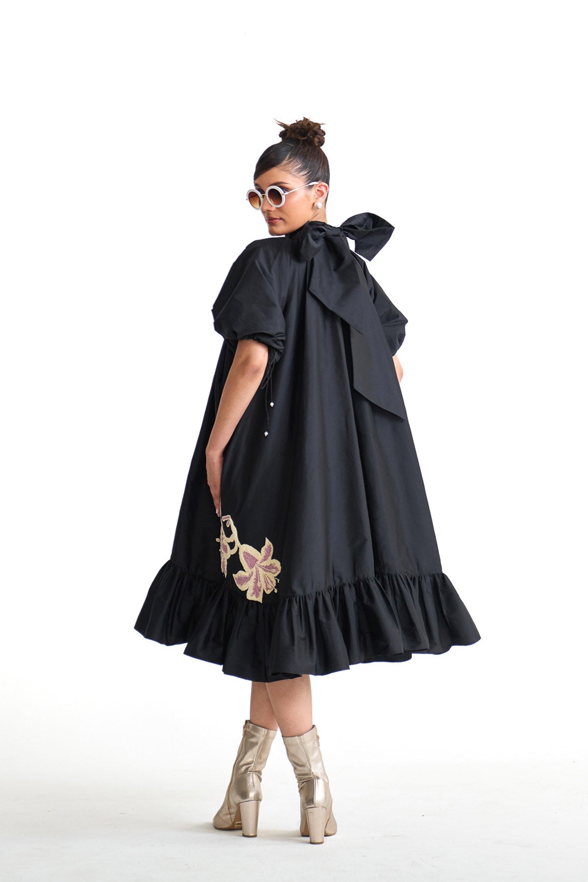 Pearl lily pleated antifit dress