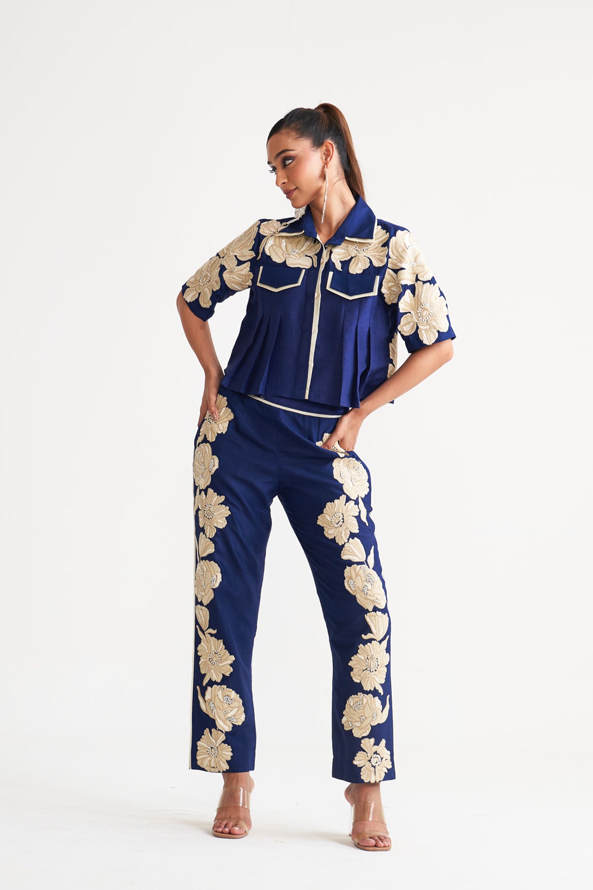 Front pleated short shirt