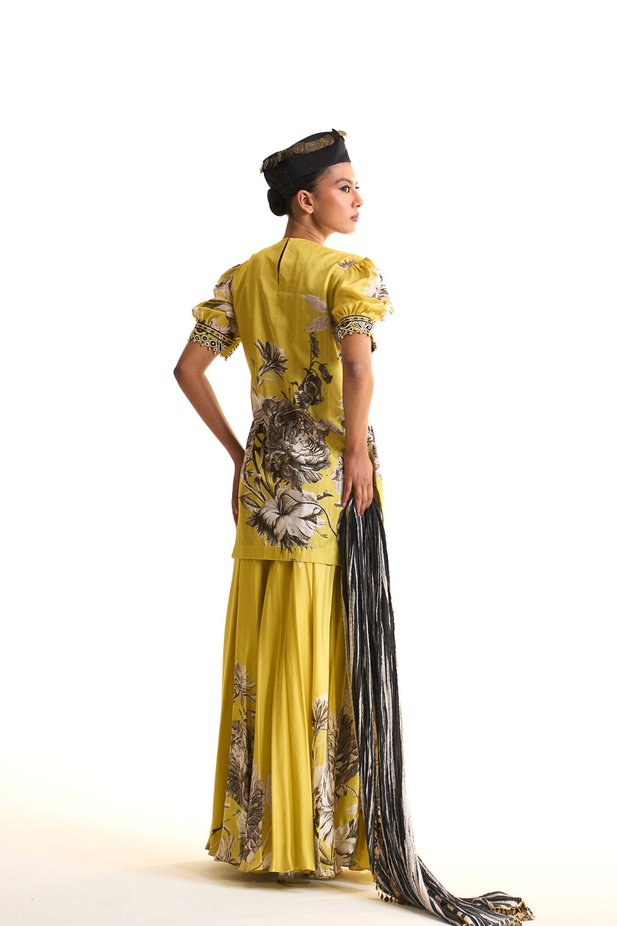 Black iris short suit set