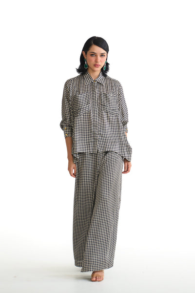 Rose grid patch pocket shirt