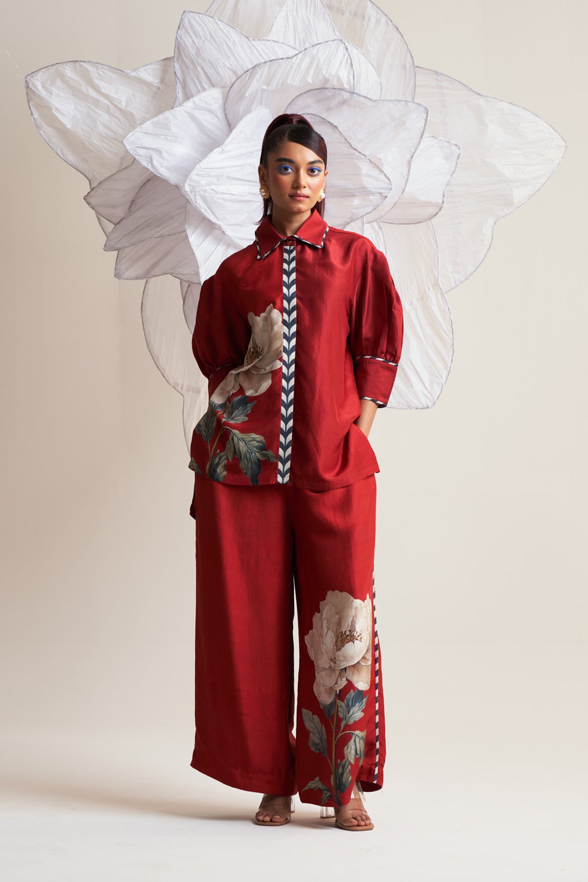 Box yoke pleated shirt