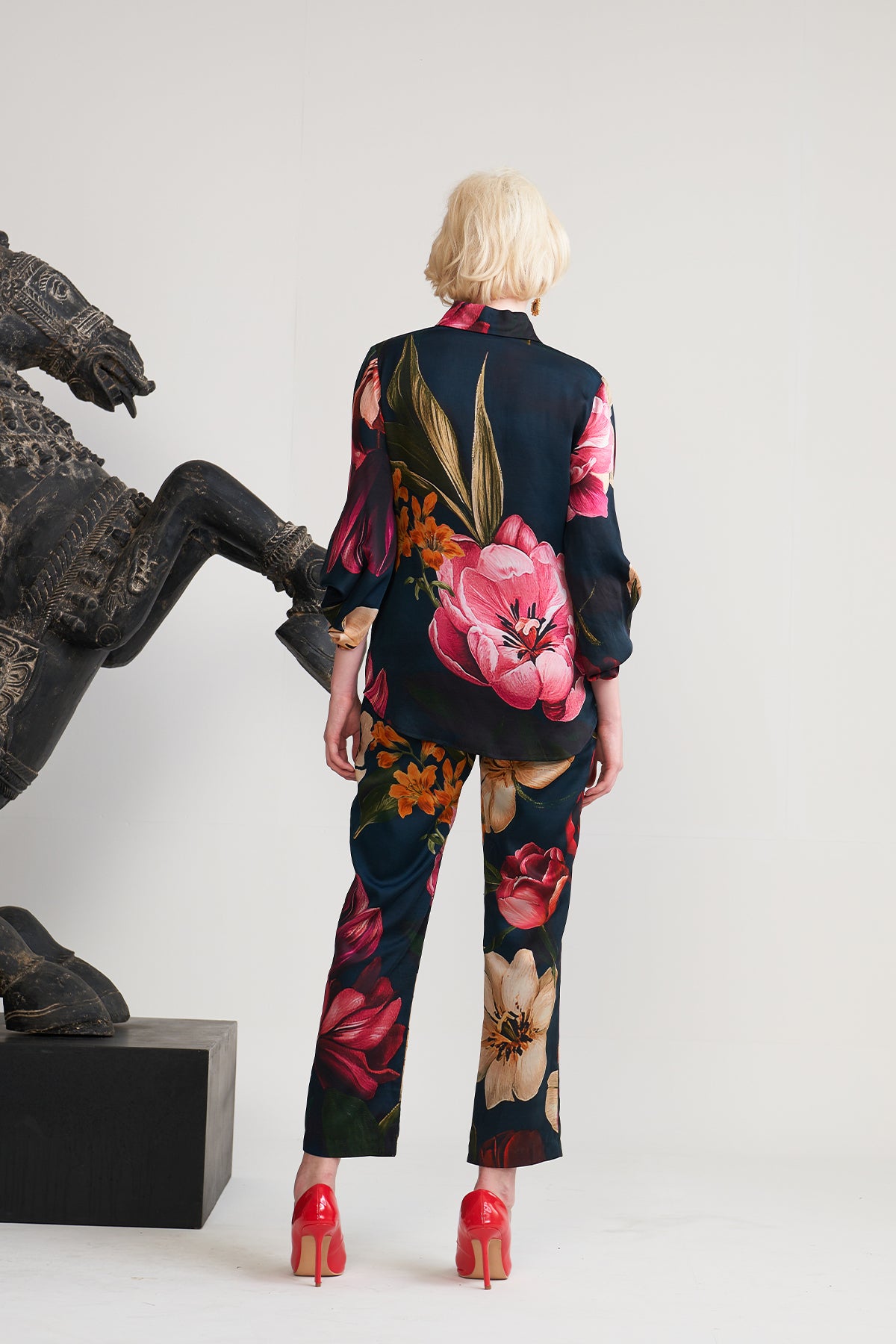 Shirt with sleeve detail