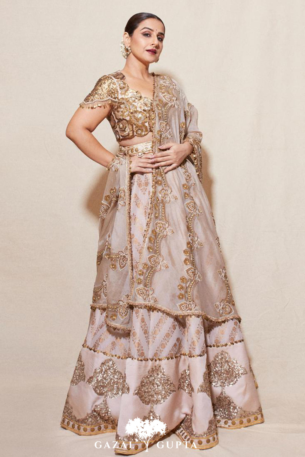 Vidya Balan in Banarsi tulip border lehenga