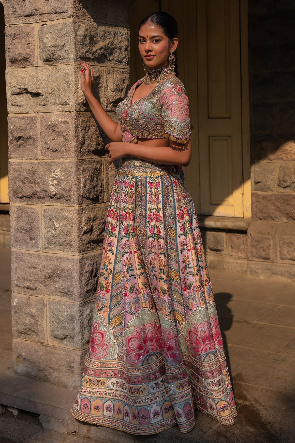 Chevron Mughal bel lehenga