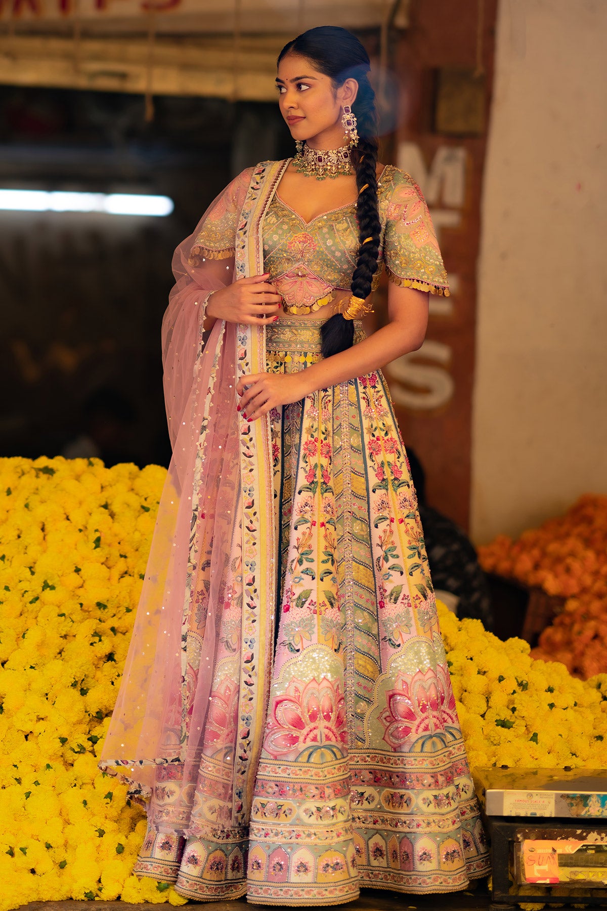Chevron Mughal bel lehenga